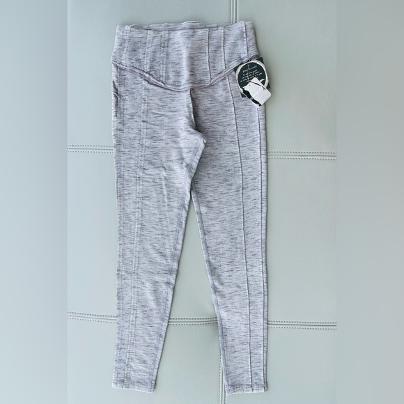 New with tags! FREE PEOPLE MOVEMENT Hybrid Legging in GREY Size XS - Picture 9 of 16